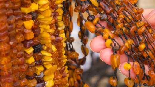 Eko Pielęgnacja Biżuterii: Domowe Środki Bezpieczne dla Bursztynu