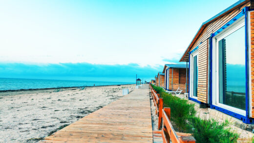 Jak wybrać nocleg nad morzem gdy zależy ci na ciszy i dobrym dojeździe do atrakcji bursztynowych
