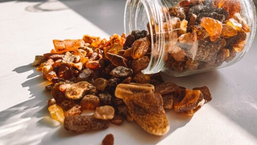 Jak przygotować warsztat domowy do pracy z bursztynem: oświetlenie, organizacja i ergonomia